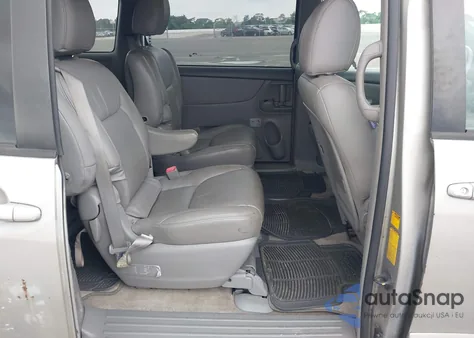 2010 Toyota Sienna Le from USA, damaged, VIN 5TDKK4CC3AS320721